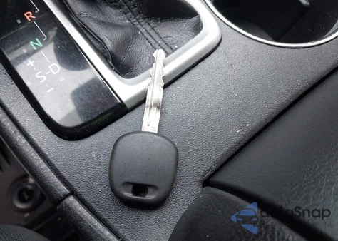 2019 Toyota Highlander Le z USA, uszkodzony, nr VIN 5TDBZRFH3KS960526